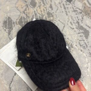 New authentic Gucci GG logo mohair baseball hat 
For unisex color black